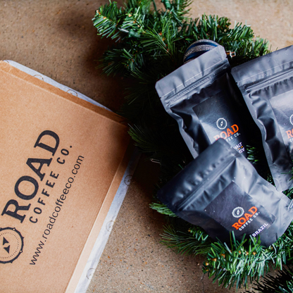 Send coffee as a gift with the holiday sampler, the best coffee sampler. Whether at home or enjoying office coffee, this coffee sampler pack is perfect for trying the best coffee beans and is the best coffee beans gift. Order the coffee sampler gift online and receive a coffee box with coffee samples from the best Canadian coffee roasters.